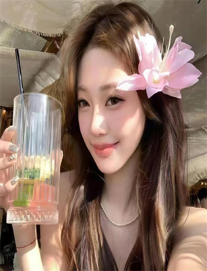 奇异博士2超清1080p在线观看_龚琳娜帅女人_YSL水蜜桃色9